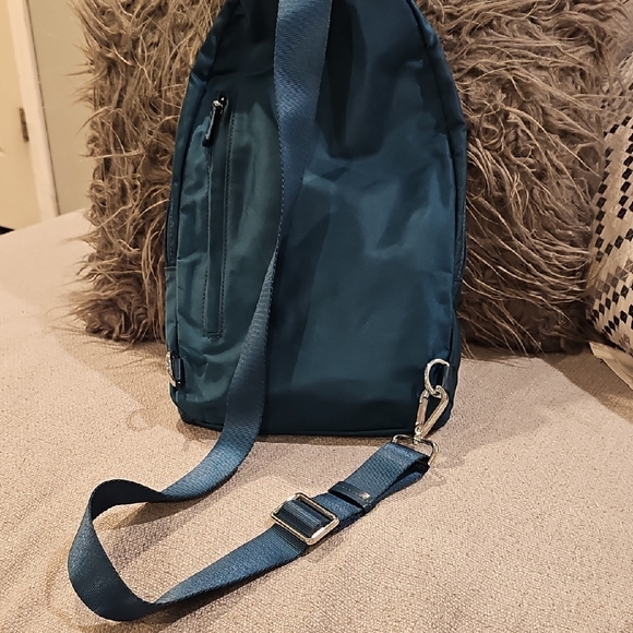 Tumi Teal Sling Bag with Front Pocket and Strap - Picture 3 of 5